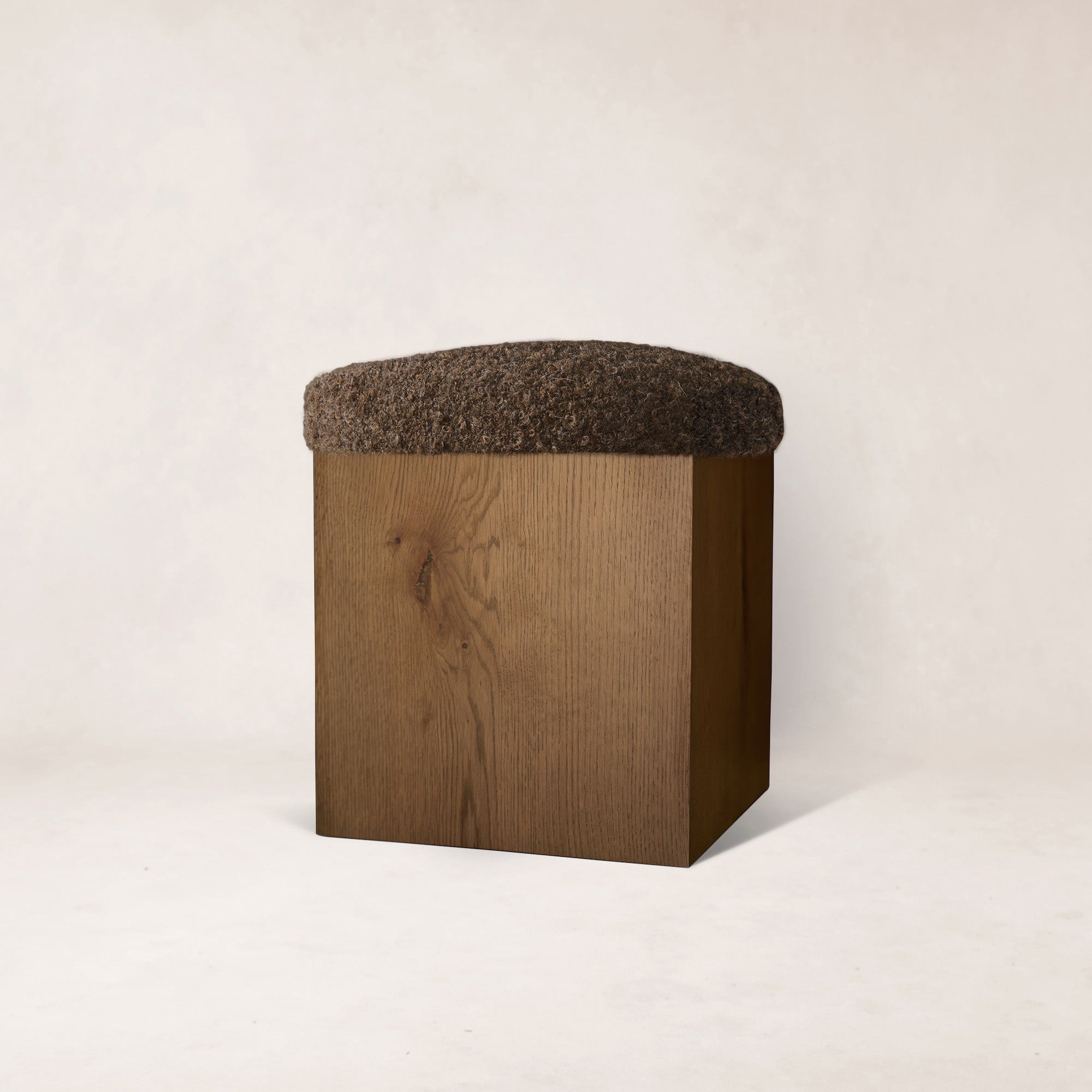 Ottoman Saddle Oak – Mocha