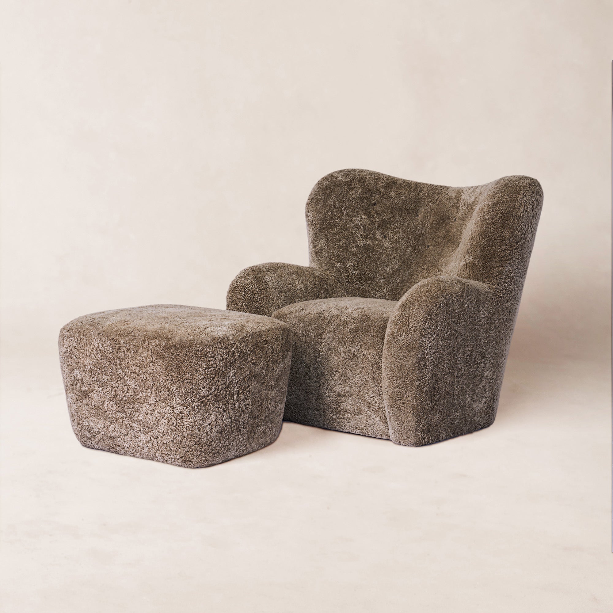 Fauteuil Papa Teddy - Peau de mouton de couleur taupe